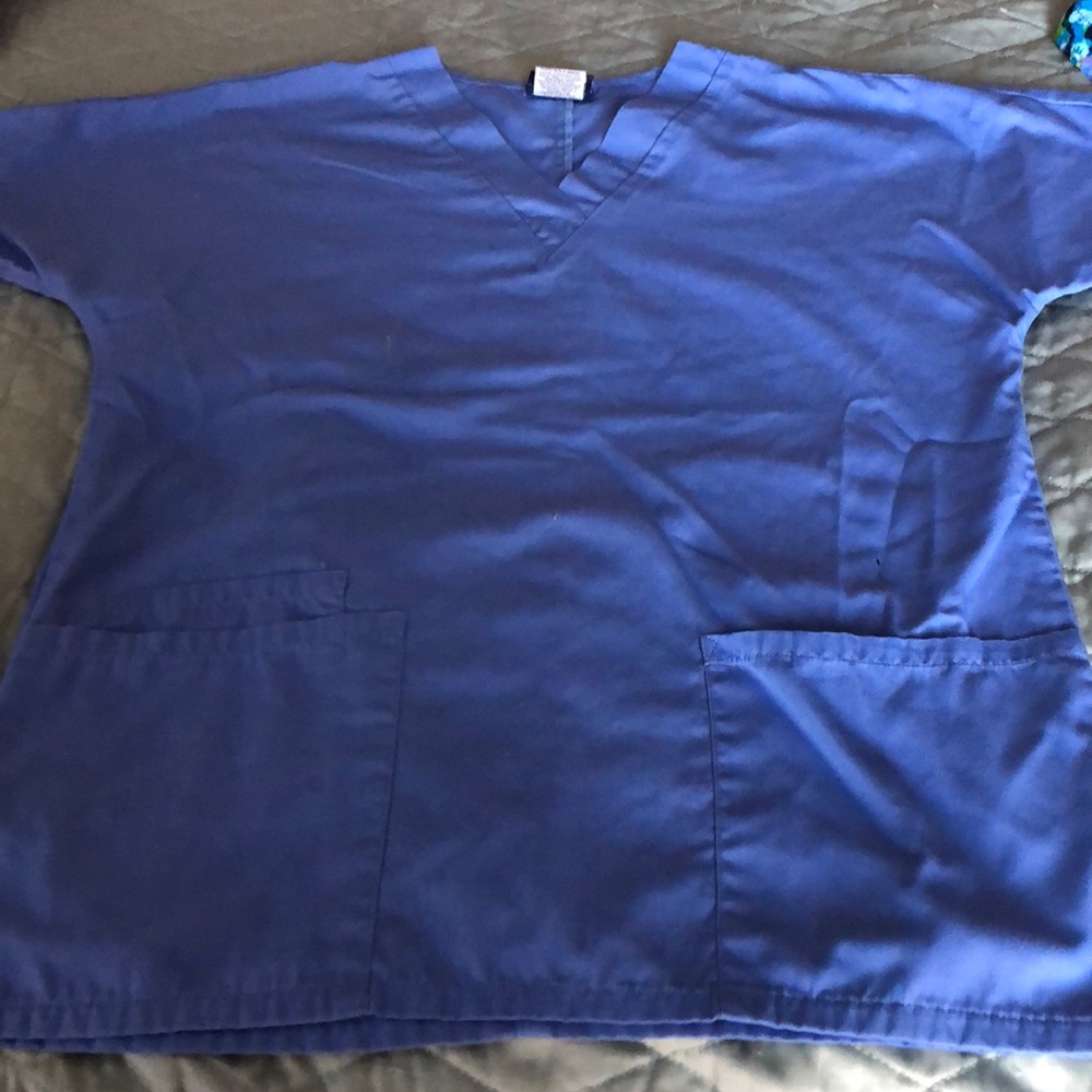 Scrub top